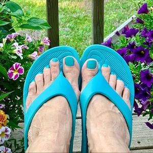 Aetrex Lynco “Flips” Flip Lop Thongs